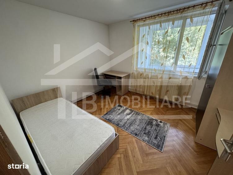 Apartament cu 3 camere decomandat în Cornișa