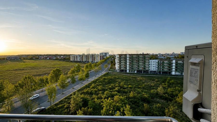 Apartament cu 3 camere semidecomandat, mobilat în Sisești