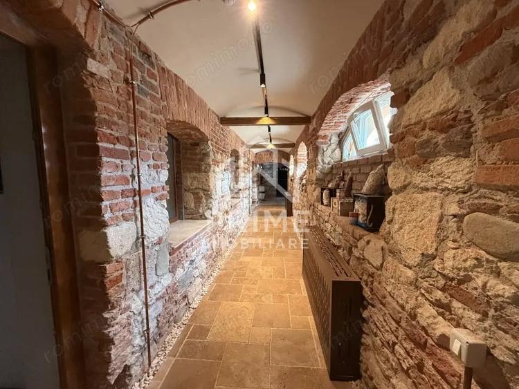 Spațiu comercial, de 650 mp, în Ultracentral