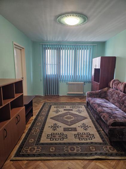 Inchiriez apartament 2 camere Micro 2 - 4