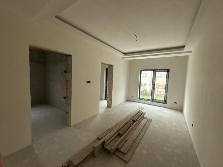 Duplex cu 5 camere cu Canalizare în Central