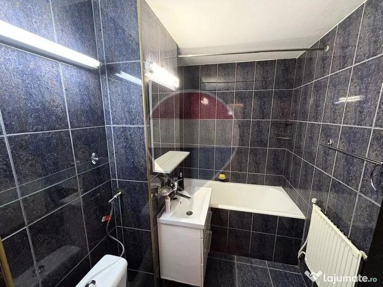 Apartament cu 4 camere semidecomandat în Traian