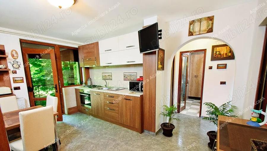 Apartament cu 3 camere decomandat, mobilat în Mazepa 1