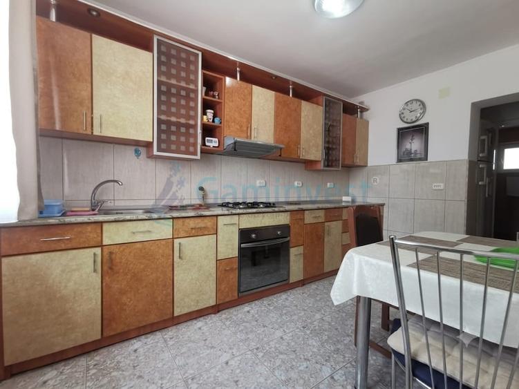 Casă cu 3 camere cu Canalizare în Cihei
