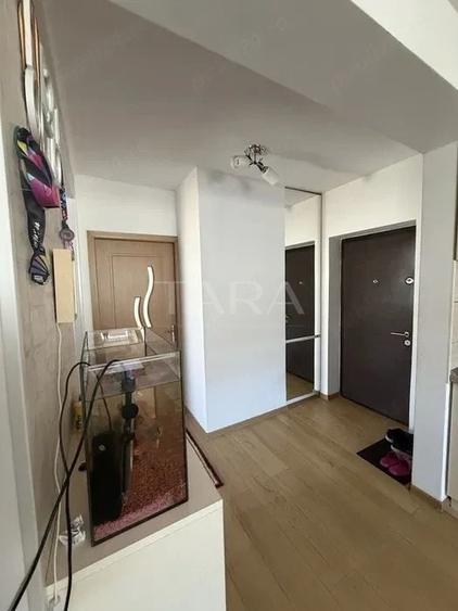 Apartament cu 3 camere decomandat, mobilat în Florești