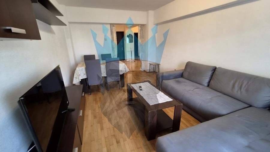 Apartament cu 3 camere decomandat, mobilat în P-ța Alba Iulia