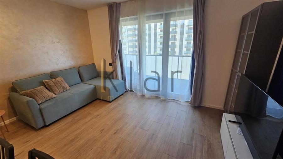 Apartament cu 3 camere semidecomandat, mobilat în Semicentral