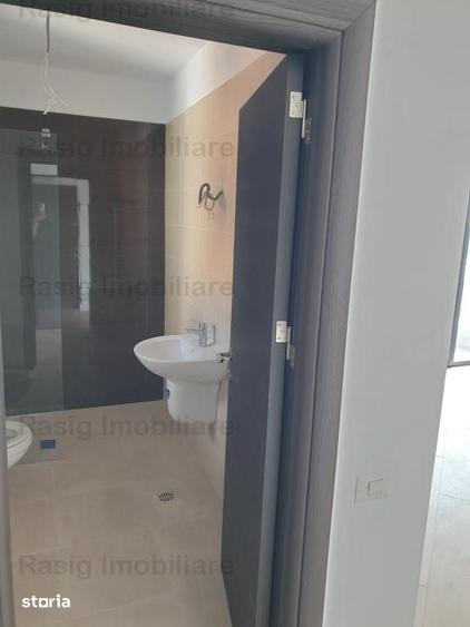 Apartament cu 3 camere în Ștefăneștii de Jos