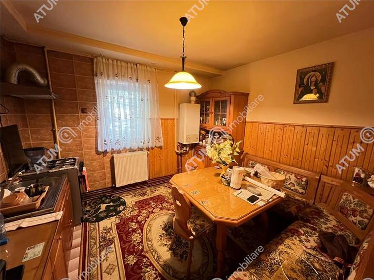 Apartament cu 3 camere decomandat, mobilat în Vasile Aaron