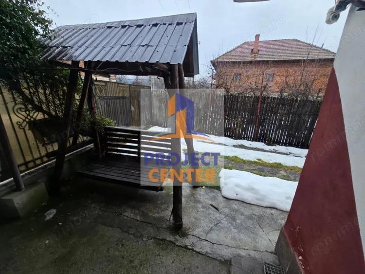 Casă cu 7 camere cu Teren 244 Mp în Sălătrucu