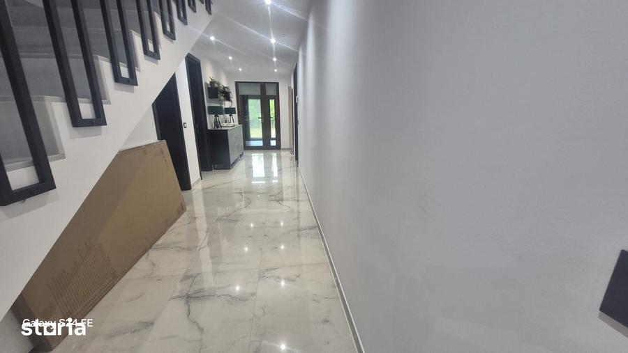 Casă cu 6 camere cu Teren 653 Mp în Alexandru cel Bun