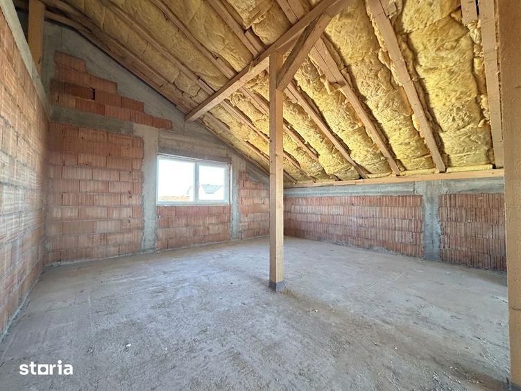 Duplex cu 3 camere | interior la rosu | 86.7 mp utili | Mosnita Veche - 14