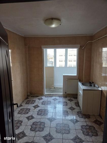 Apartament cu 2 camere decomandat în Obor