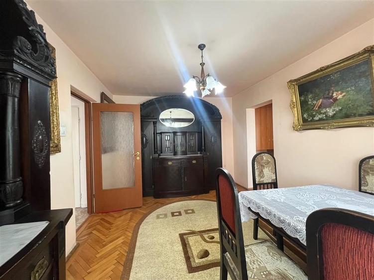 Apartament cu 2 camere semidecomandat în Săsar