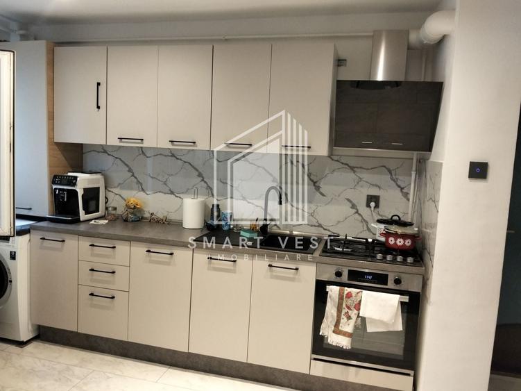 Apartament cu 3 camere semidecomandat, mobilat în Careiului