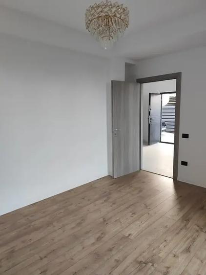 Apartament cu 2 camere decomandat în Est