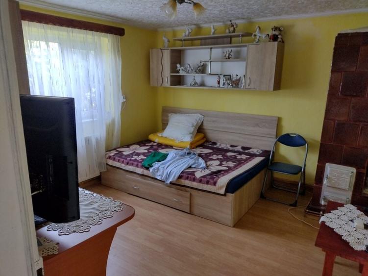 Casă cu 3 camere în Dobrogostea