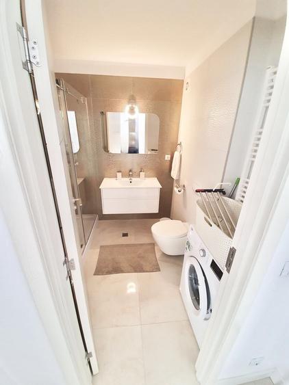 Apartament cu 2 camere decomandat, mobilat în Central