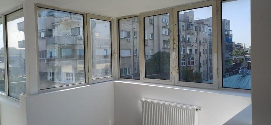 Apartament cu 3 camere semidecomandat în P-ța Romană