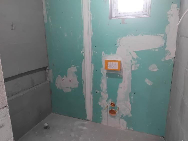 Casă cu 4 camere cu Teren 400 Mp în Sud