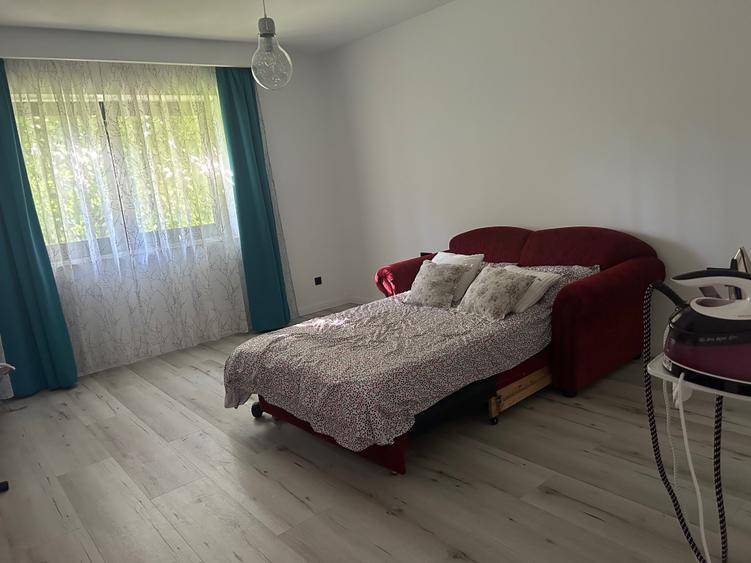 Casă cu 3 camere în Central