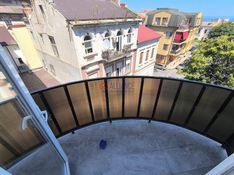 Apartament cu 3 camere semidecomandat în Peninsula