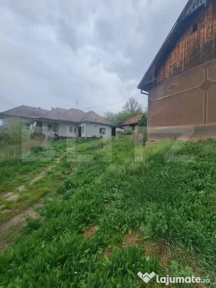 Casă cu 3 camere cu Teren 5520 Mp în Sânpaul