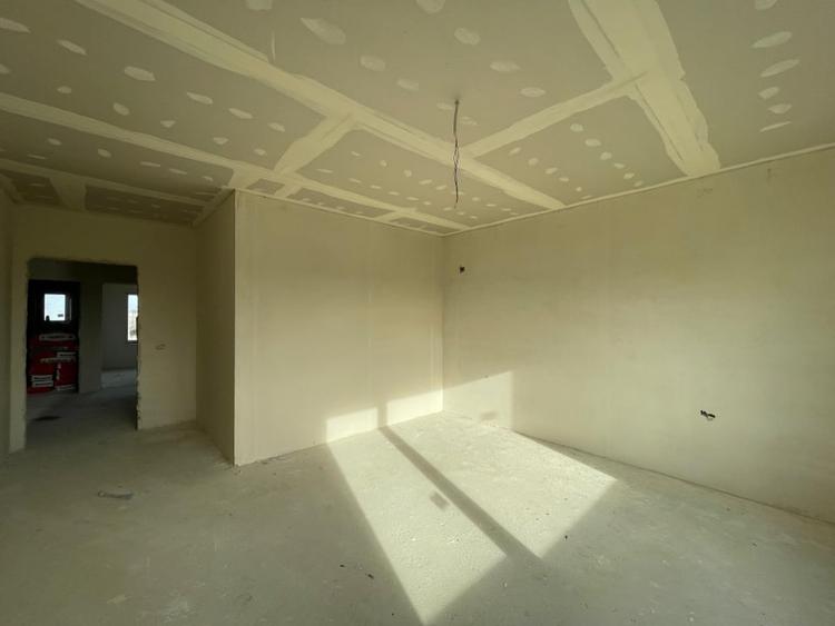 Duplex cu 4 camere cu Canalizare în Moșnița Veche