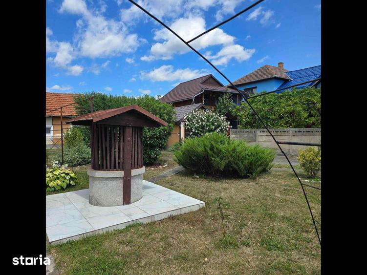 Casă cu 6 camere cu Teren 2730 Mp în Central