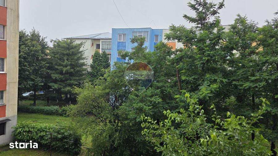 Apartament cu 3 camere semidecomandat în Central