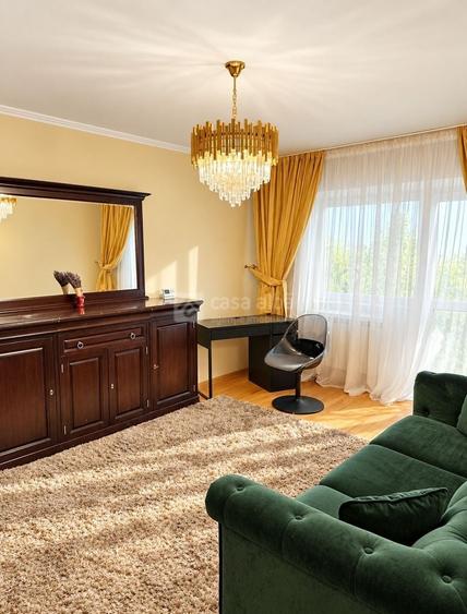 Apartament cu 3 camere decomandat, mobilat în Central