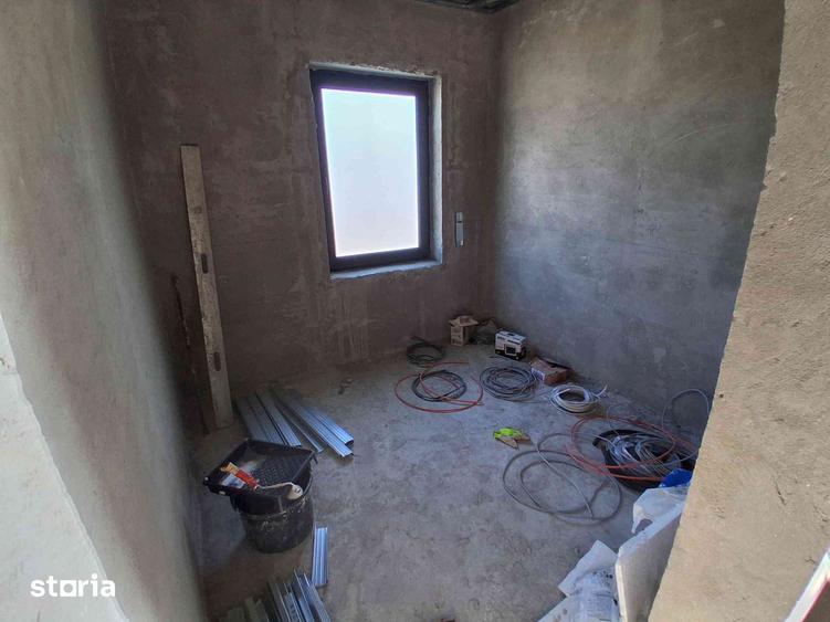 Casă cu 6 camere cu Teren 256 Mp în Cumpăna
