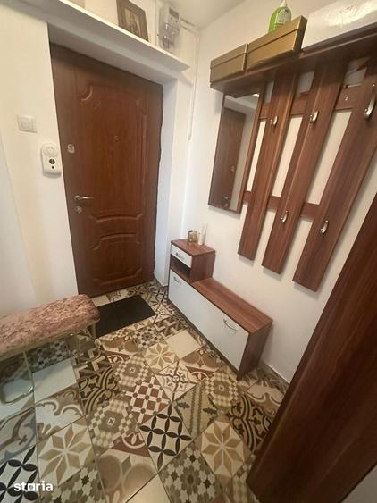 Apartament cu 3 camere semidecomandat, mobilat în Cișmigiu