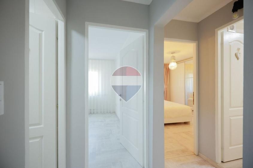 Apartament cu 3 camere decomandat, mobilat în Decebal