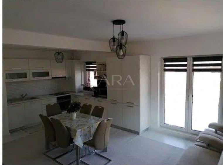 Apartament  de vanzare cu 4 camere in Floresti. - 1