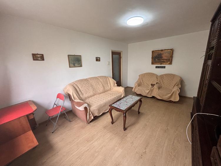 Apartament cu 3 camere decomandat în 1 Decembrie 1918