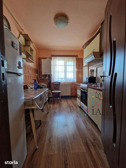 Apartament cu 3 camere decomandat în Dârste