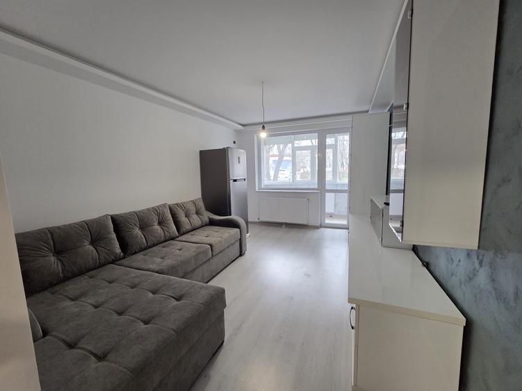 Apartament cu 2 camere circular în Micro 17