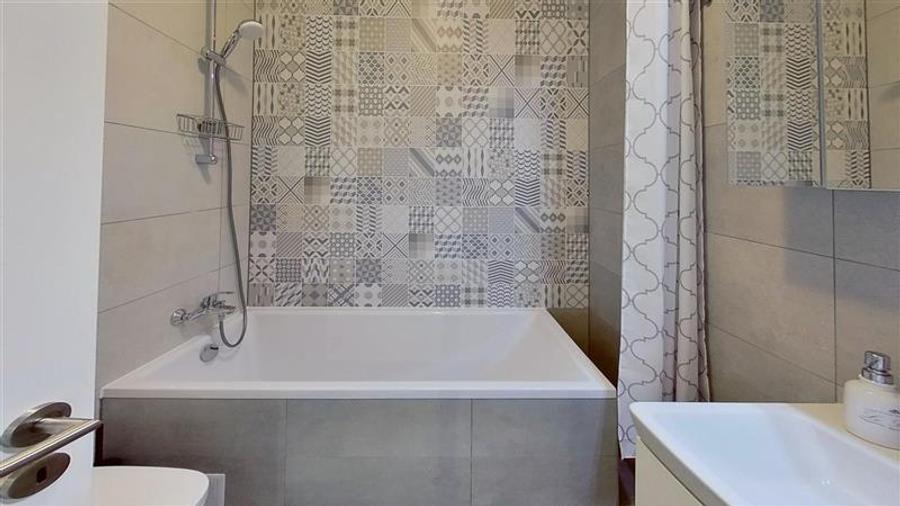 Apartament cu 2 camere decomandat, mobilat în Tractorul