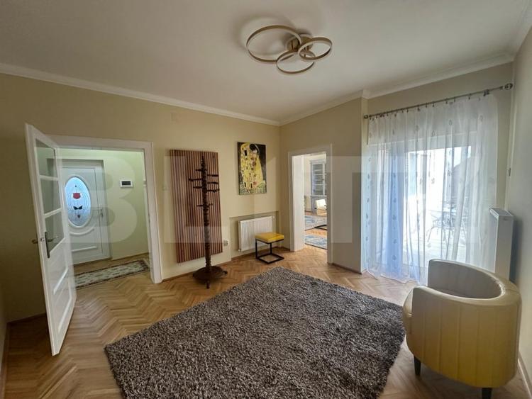 Apartament cu 4 camere decomandat, mobilat în Titulescu