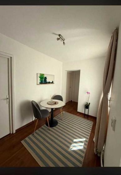 Apartament cu 3 camere decomandat în Careiului