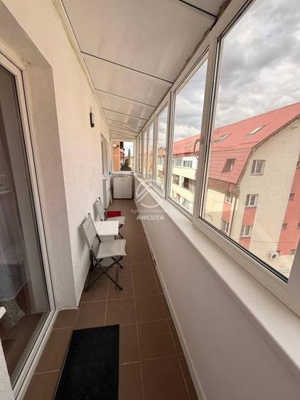 Apartament cu 2 camere semidecomandat în Tăuți