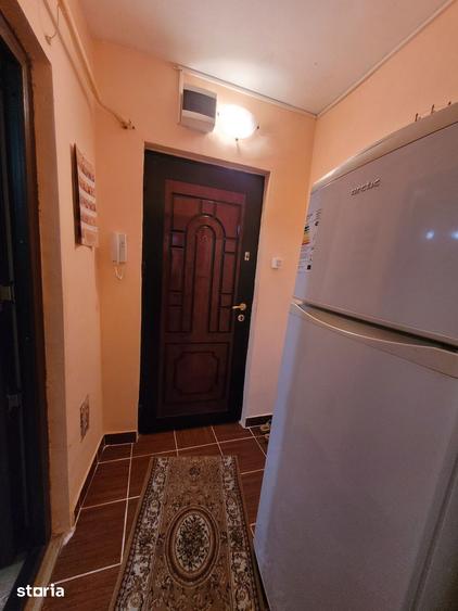 Apartament cu 2 camere semidecomandat în Viziru 3