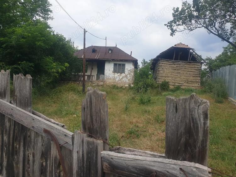 Casă cu 3 camere în Tega