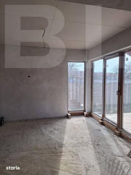 Casă cu 5 camere cu Teren 430 Mp în Coșteiu