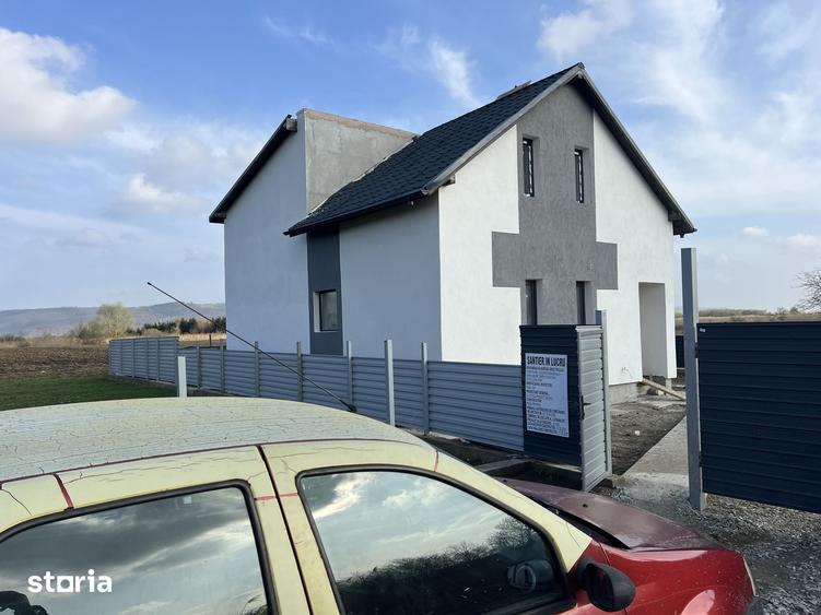 Casă cu 3 camere cu Teren 500 Mp în Letea Veche