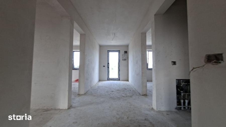 Casă cu 5 camere cu Teren 420 Mp în Albota