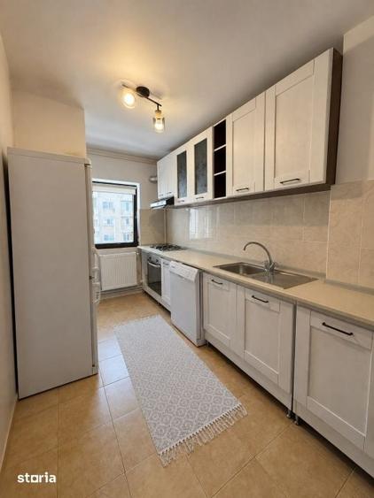 Apartament cu 3 camere decomandat în Traian