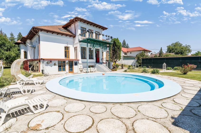Casă individuală cu 21 camere cu Piscina în Central