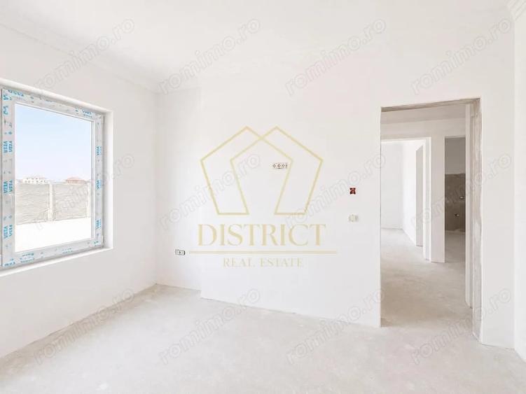 Casă cu 5 camere cu Teren 300 Mp în Săcălaz